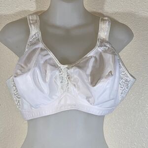 Vintage 18 Hour White Model #4395 Playtex Woman Bras Size 42C